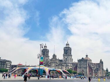 世界一美しい郵便局、近未来の空中図書館…メキシコシティの絶景5