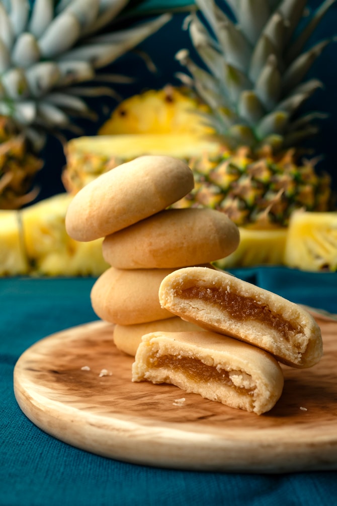 成城石井自家製 パイナップルケーキ 5個 税込755円。