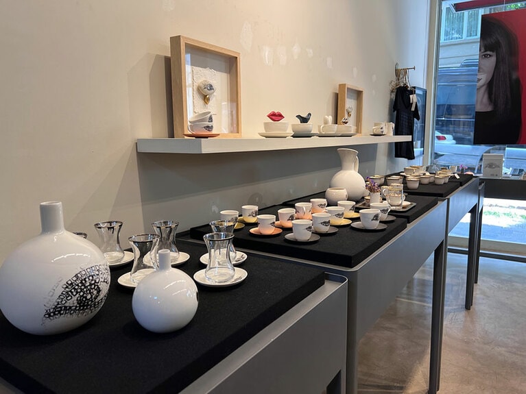 ひとつひとつ手に取って、触って選ぶことができる。