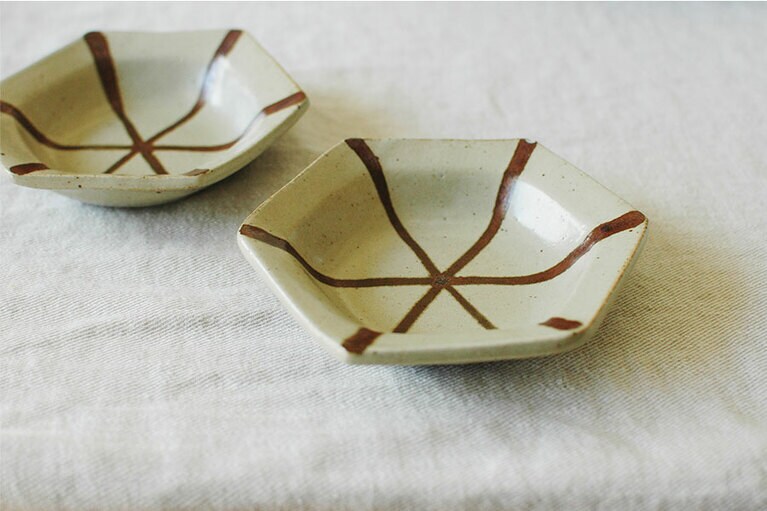 六角形が食卓のアクセントにも。Photo／Yui Otani