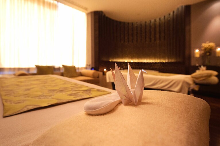 「オークラ・スパ」には、ジャグジーを備えたカップルルームも。