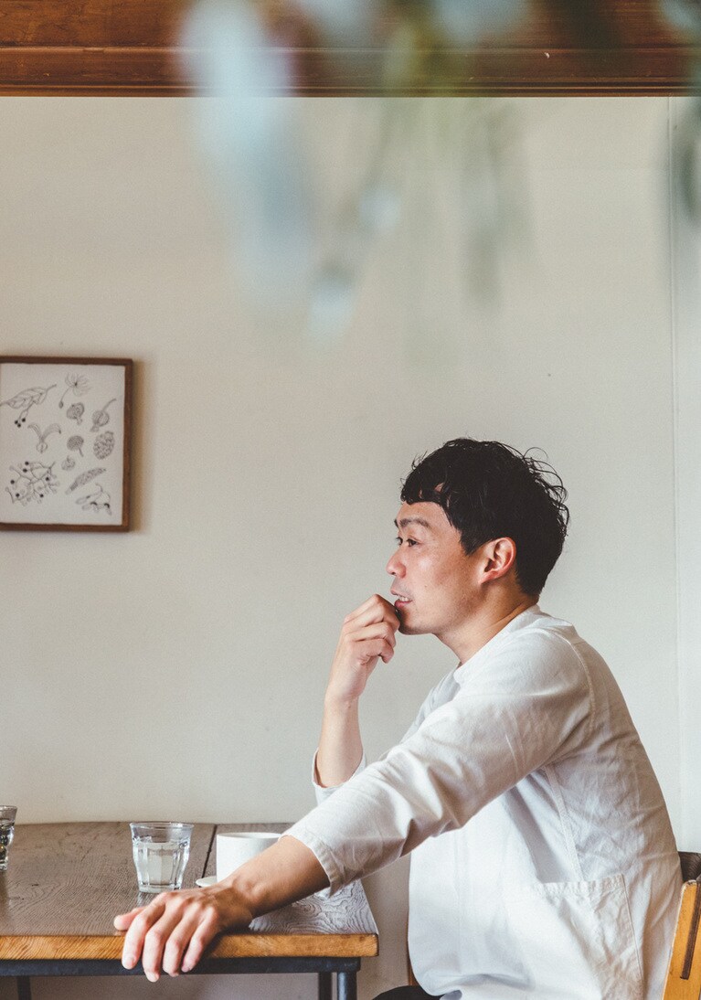 代々続いた植木屋「千木屋」をカフェ兼雑貨店の「Senkiya」として開店した高橋秀之さん。