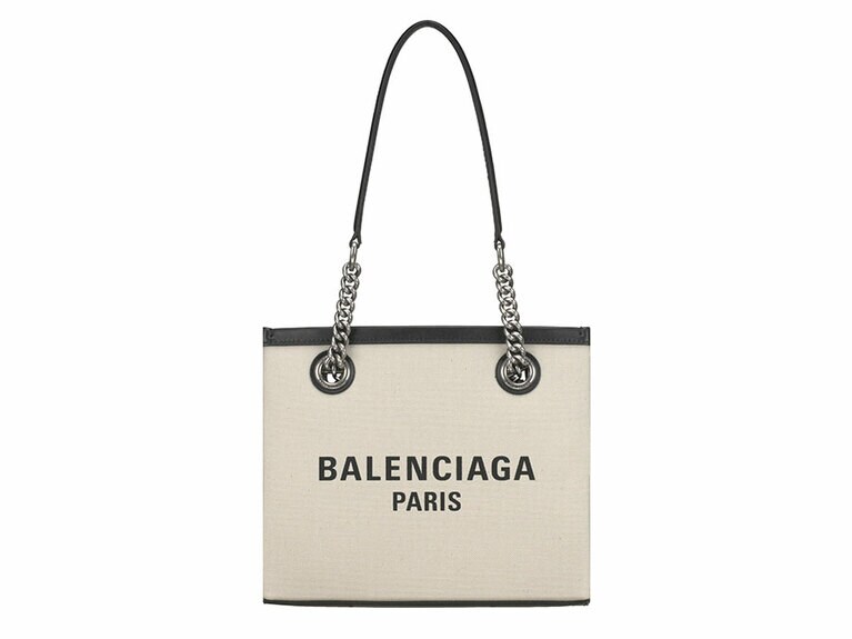 バッグ 「DUTY FREE S TOTE BAG」 H19xW23xD11cm 238,700円（日本限定 バレンシアガ東急プラザ銀座先行発売）。