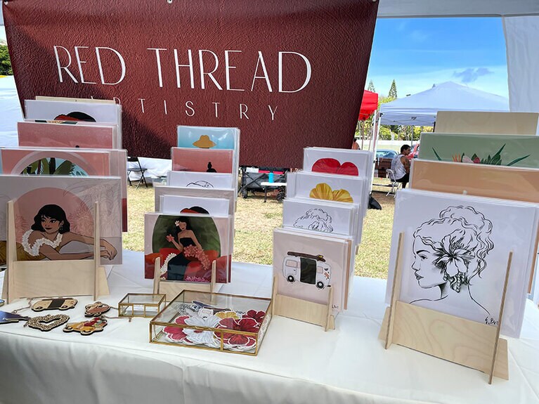 「レッド・スレッド」のアート。