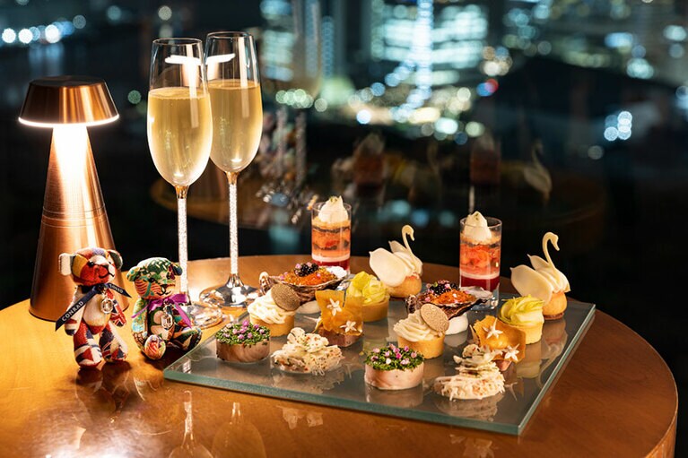 「コンラッド・アペロ with Swarovski」(コンラッド・ベア付き) 1名19,000円〜(税・サ込)。