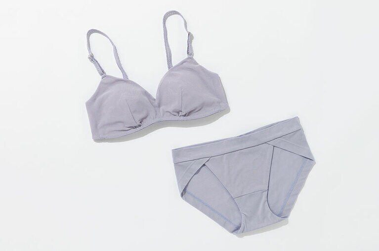 ブラ 3,080円、ショーツ 1,430円／ウンナナクール(ワコールお客様センター)