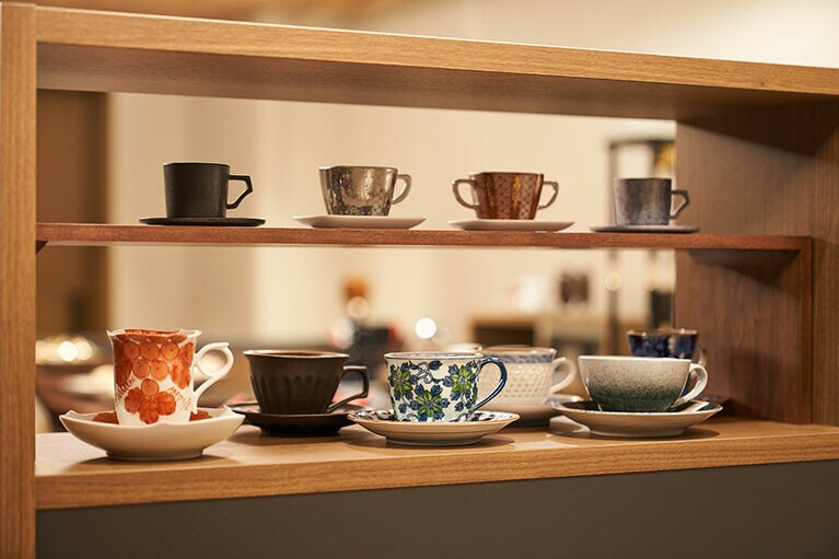 最上級の旅館リゾート「熱海・伊豆山 佳ら久」では大切な人と落ち着いたひとときを過ごすことができる。