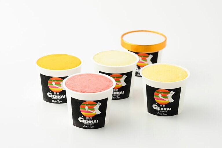 キューティートップス「限界シャーベット」各種600円(120ml)。写真左の宮崎完熟マンゴーは1,080円／大分県