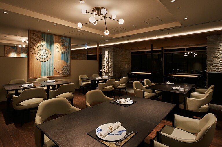 最上級の旅館リゾート「熱海・伊豆山 佳ら久」では大切な人と落ち着いたひとときを過ごすことができる。