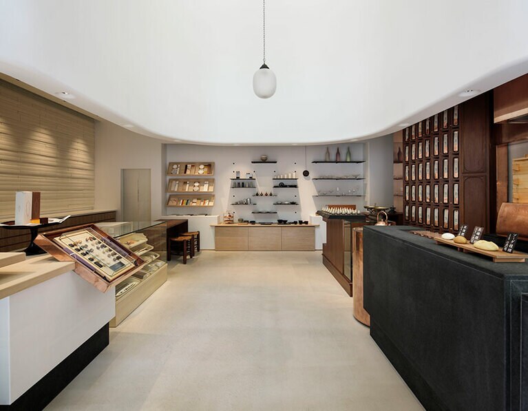 HIGASHIYA man 丸の内