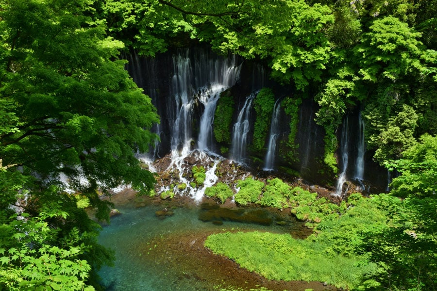 白糸ノ滝。写真：アフロ