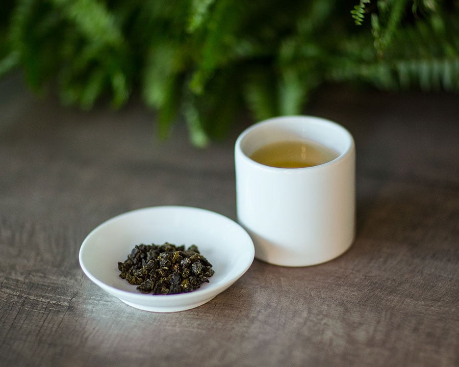 茶葉はしっかりとした球状。丹精込めて作られた茶葉からいい香りが。※写真提供：小茶裁堂