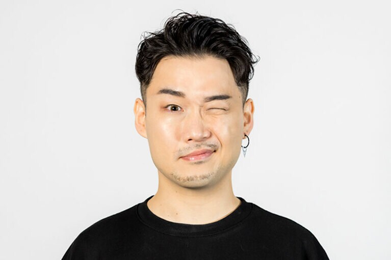 片目ずつウィンクしてさらに動きをスムーズに