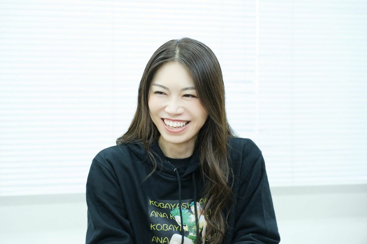 元女子アナで知られる芸人の小林アナさん。卒業式まで「内定ゼロ」だったのに、どうやって女子アナに？　©橋本篤／文藝春秋
