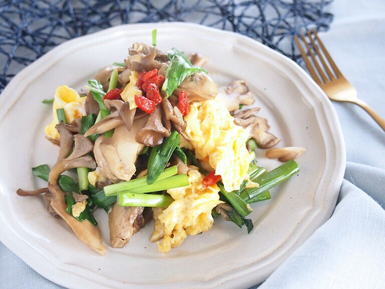 (6) 全体を混ぜて、器に盛りつけたら完成です。