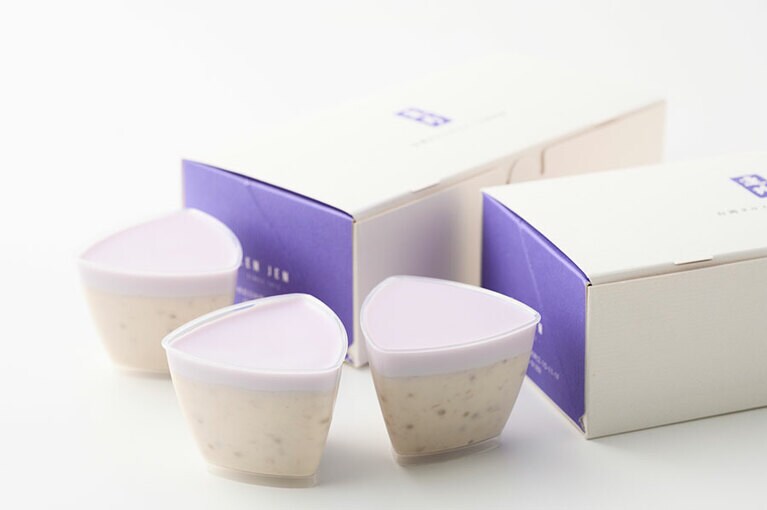 連珍「タロイモプリン（小さいタピオカ入り）」各400円（約90g）／東京都