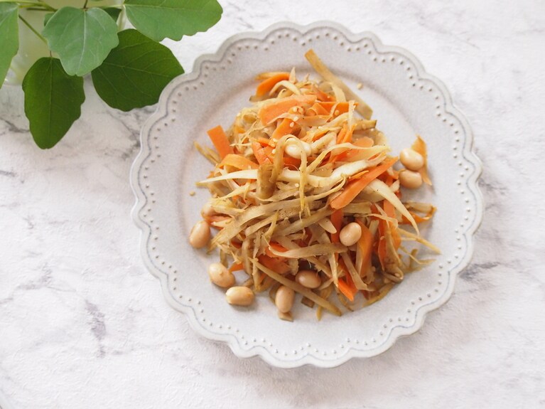 全体に味が馴染んだら、器に盛り付けて完成。