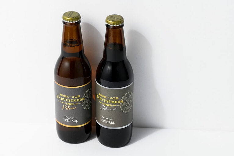 【千葉】イクスピアリ ハーヴェスト・ムーン ブルワリーの「ハーヴェスト・ムーン」各440円~(330ml)。左から：ピルスナー、シュバルツ。