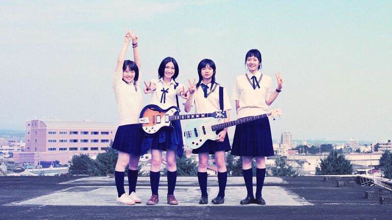 スカート丈やリボンの結び方にキャラクターが反映されている　©「リンダ リンダ リンダ」パートナーズ