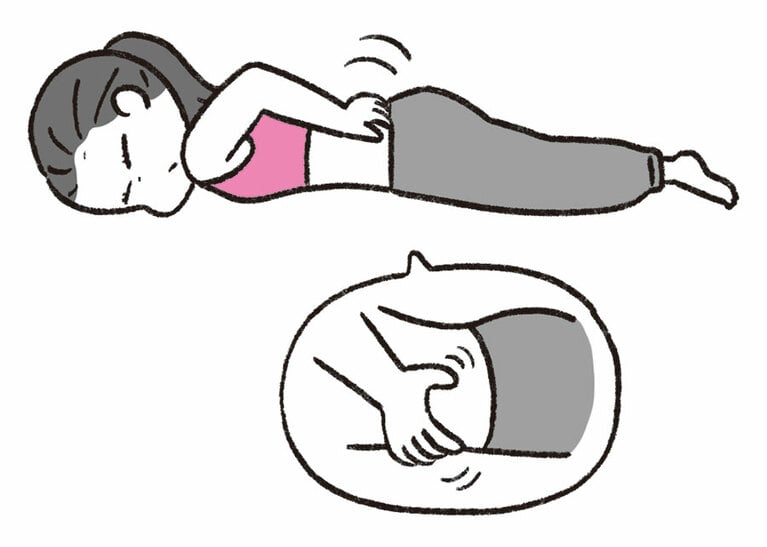 わき腹のお肉をつかむように、気持ちいいと感じる強さでさすって温める。