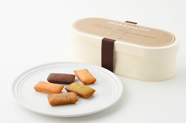 DEAN ＆ DELUCA プティフィナンシェコレクション 3,564円（30個入り）。