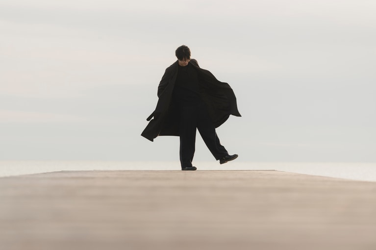 佐渡・宿根木に残る原風景に魅せられて。俳優・工藤阿須加さんと江戸時代にタイムスリップ【通いたくなる島、佐渡】