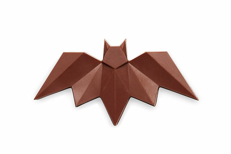 「コウモリ」。オ・レ 864円。🄫AtelierMai98