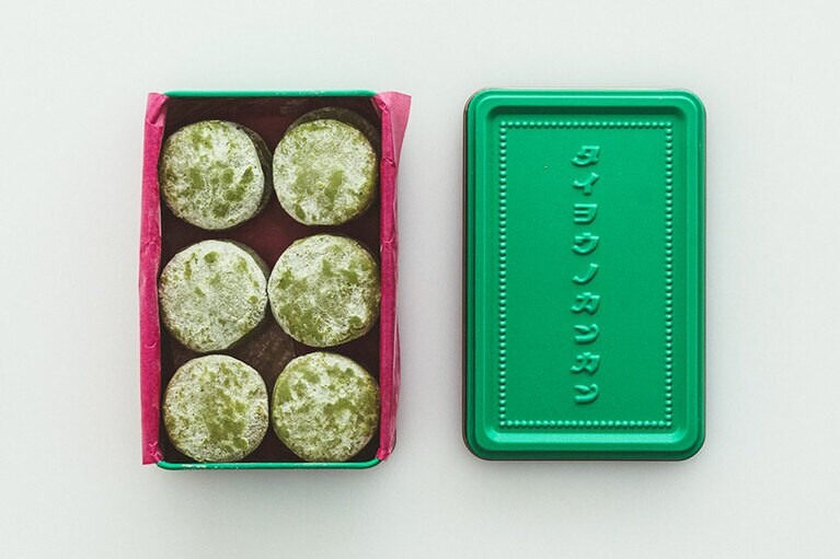 タイヨウノカンカン miniエンボス缶 12個入り 各1,280円／太陽ノ塔 洋菓子店