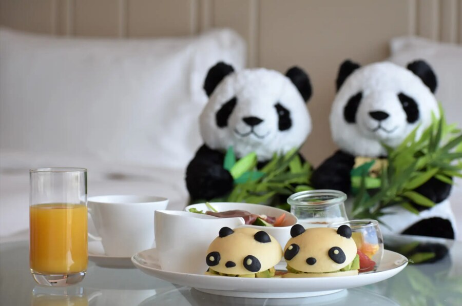 パンダのエッグベネディクトで楽しい朝ごはん。