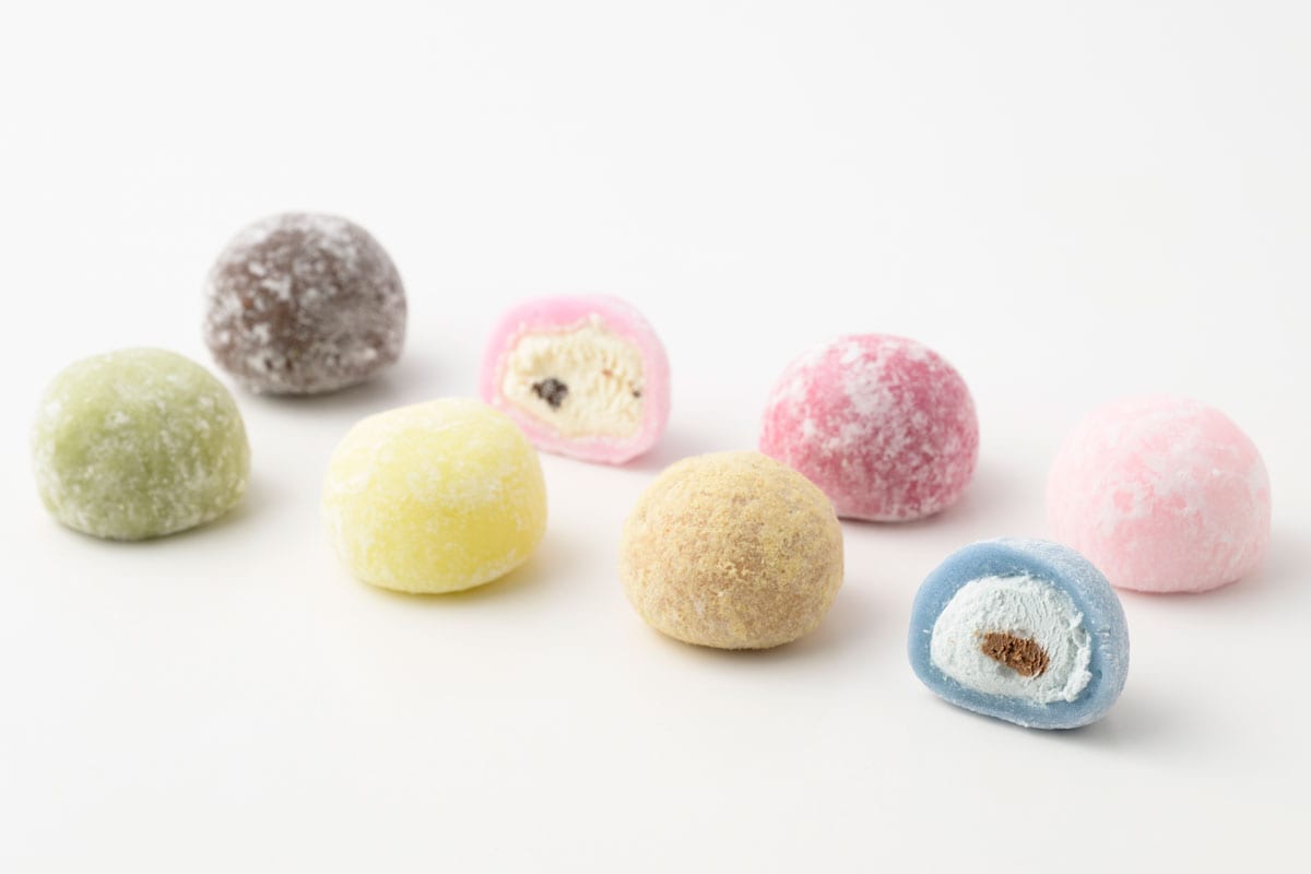 とろける生クリーム大福 CREAM BON BON 2,980円（各50g×8種類）／創作和洋菓子 花えちぜん