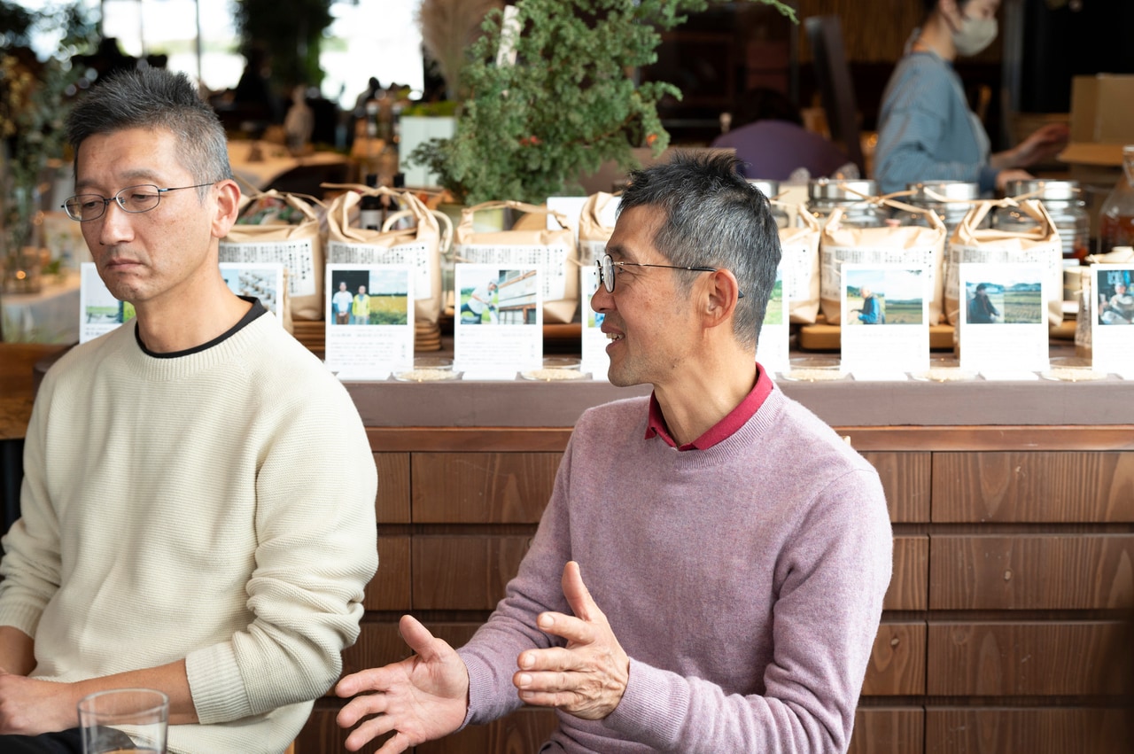 左から、荒生勘四郎農場の荒生さん、宮尾農園の宮尾さん。