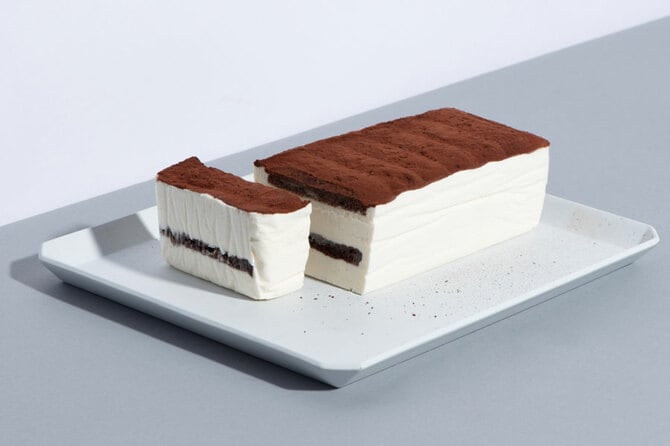 「RICH TIRAMISU」3,780円(保冷バッグ入り)、4,536円(化粧箱入り)。