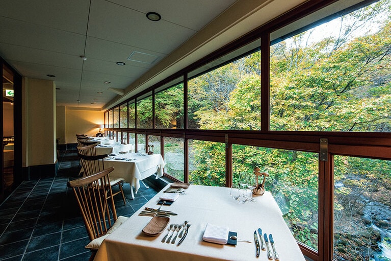 扉温泉 明神館。