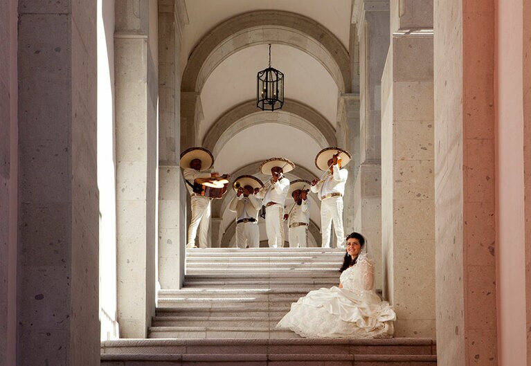 メキシコらしく、マリアッチがフォトセッションを盛り上げて。