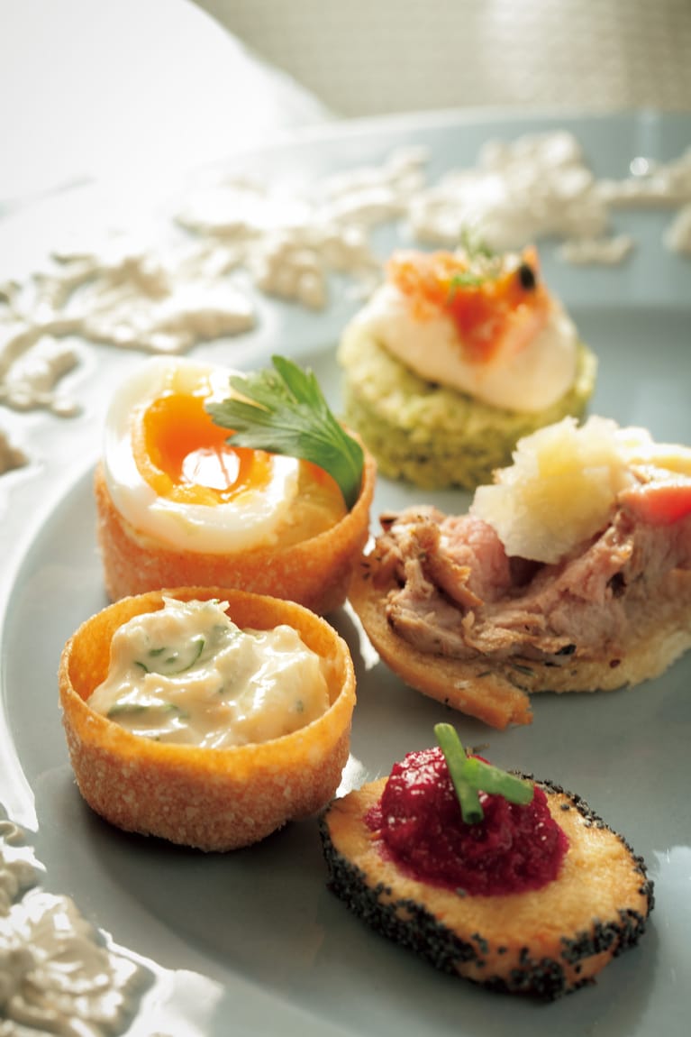 ゲストに振る舞われる料理はすべてプライベートシェフでもある奥様のヴァージニアさんが手がける。こちらはテイスティングの際にいただいたフィンガーフード。