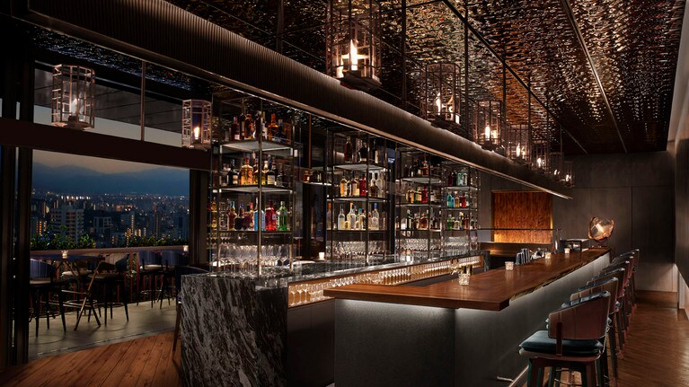 館内と雰囲気がガラリと変わり、艶っぽい空間が広がる。