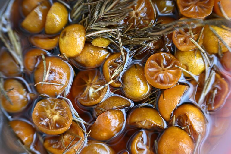 “やわらかで、自由”な佐渡の恵みをおまかせでいただく。ハレの日を彩る島レストラン「kaneto」