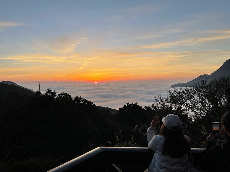 散策ルート内にある「慈雲觀景台」が雲海観賞のベストポイント。