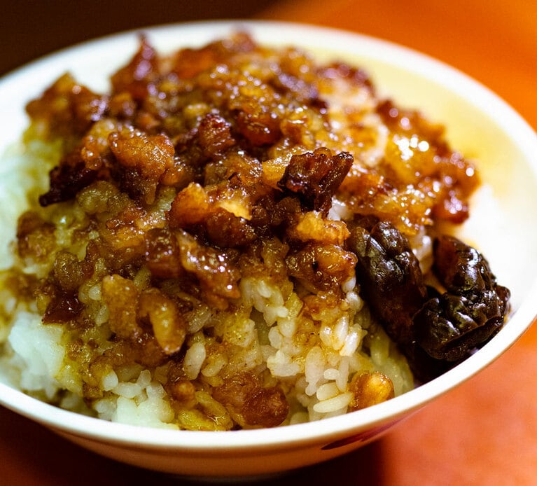 魯肉飯(小) 30元。