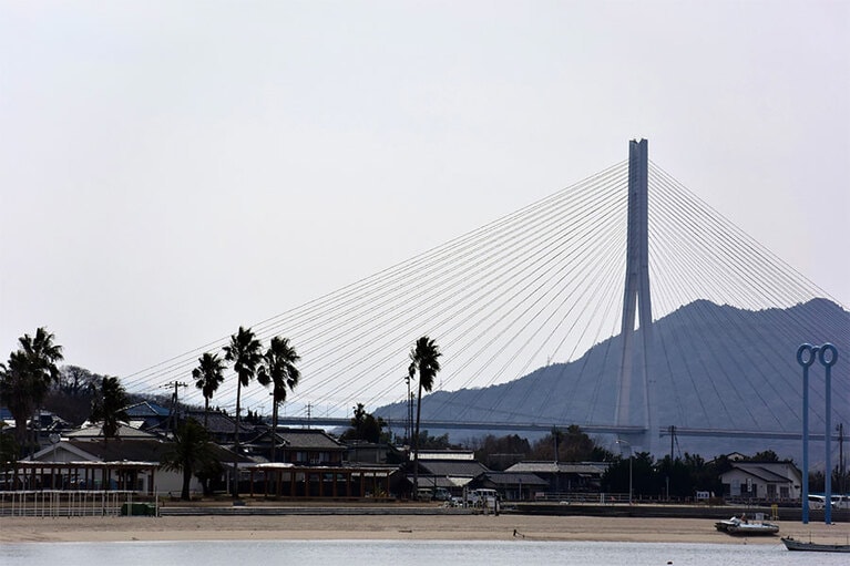 大三島と生口島を結ぶ、多々羅大橋。