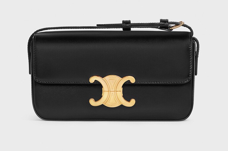 トリオンフ シャイニーカーフスキン ショルダー (ブラック) W20×H10×D4cm 240,000円。