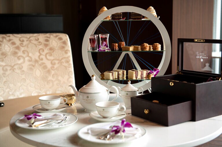 横浜の観覧車がモチーフのアフタヌーンティー。