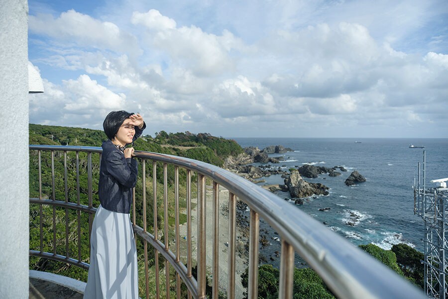 潮岬灯台のある南紀串本は本州唯一の「亜熱帯」地域。温暖な気候が育む豊かな植生も魅力。