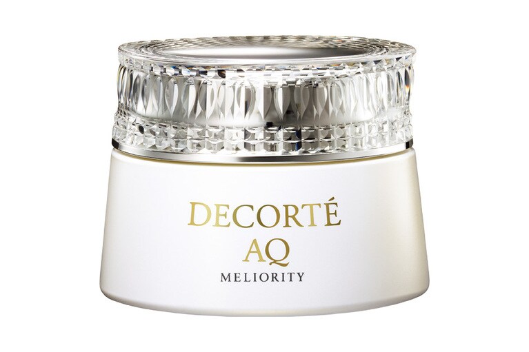 「AQ ミリオリティ リペア クレンジングクリーム」150g 10,000円。