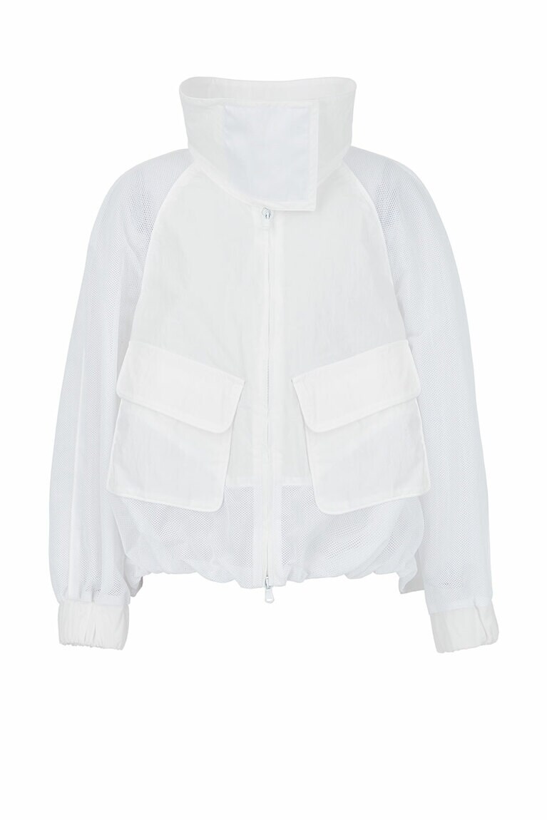 アウター 104,500円。