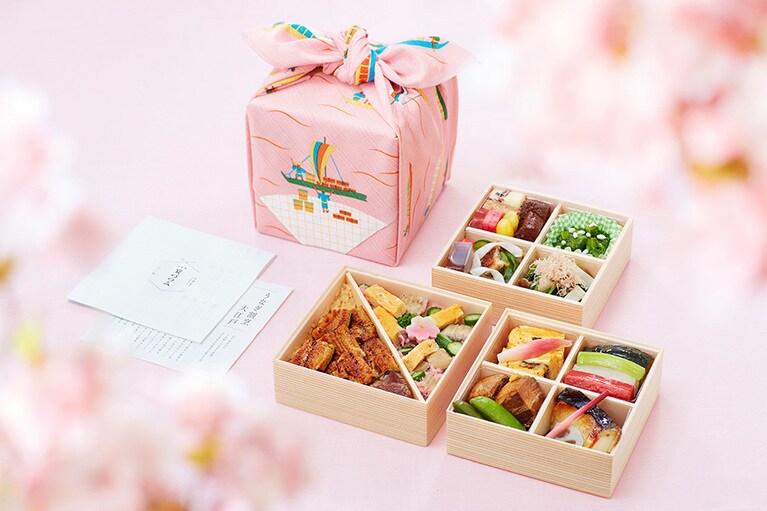 年末年始に約1,500個を販売した好評企画が、「花見」をテーマに帰ってきた！ 価格はいづれも5,600円。