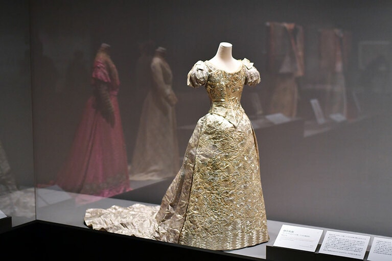 「受け継がれし明治のドレス」展