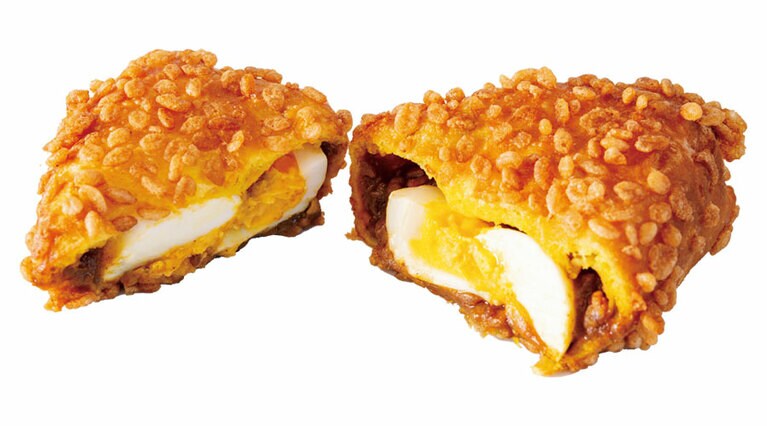 コクのあるクリーミーエッグ入り米粉のカレードーナッツ 320円。＠Bakery & Table 箱根