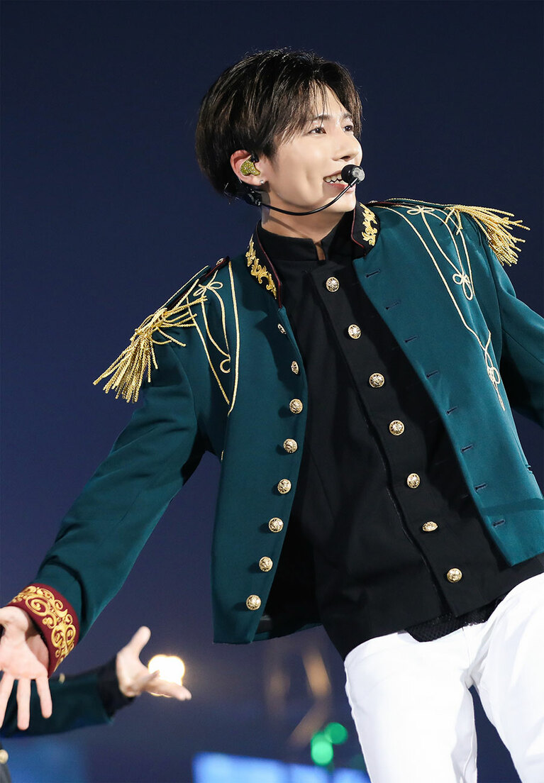 日本語の楽曲も丁寧に歌い上げたTAEHYUN。(P)&(C) BIGHIT MUSIC