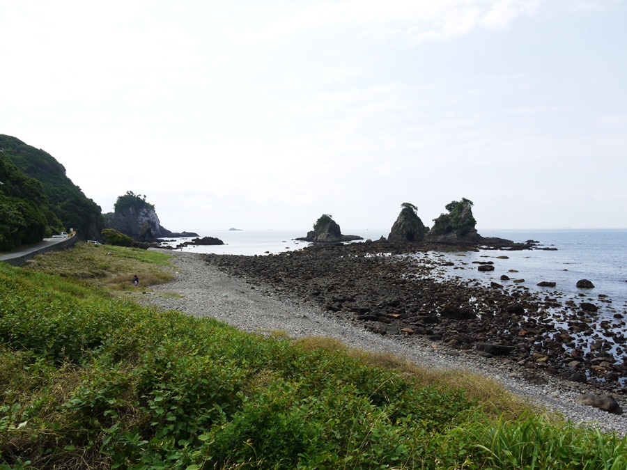 弓ヶ浜からちょっぴりわかりづらい道を行く、隠れ家ビーチ逢ガ浜。神子元島でダイビングを楽しんだ後、ビーチホッピングに訪れてはいかがでしょう？